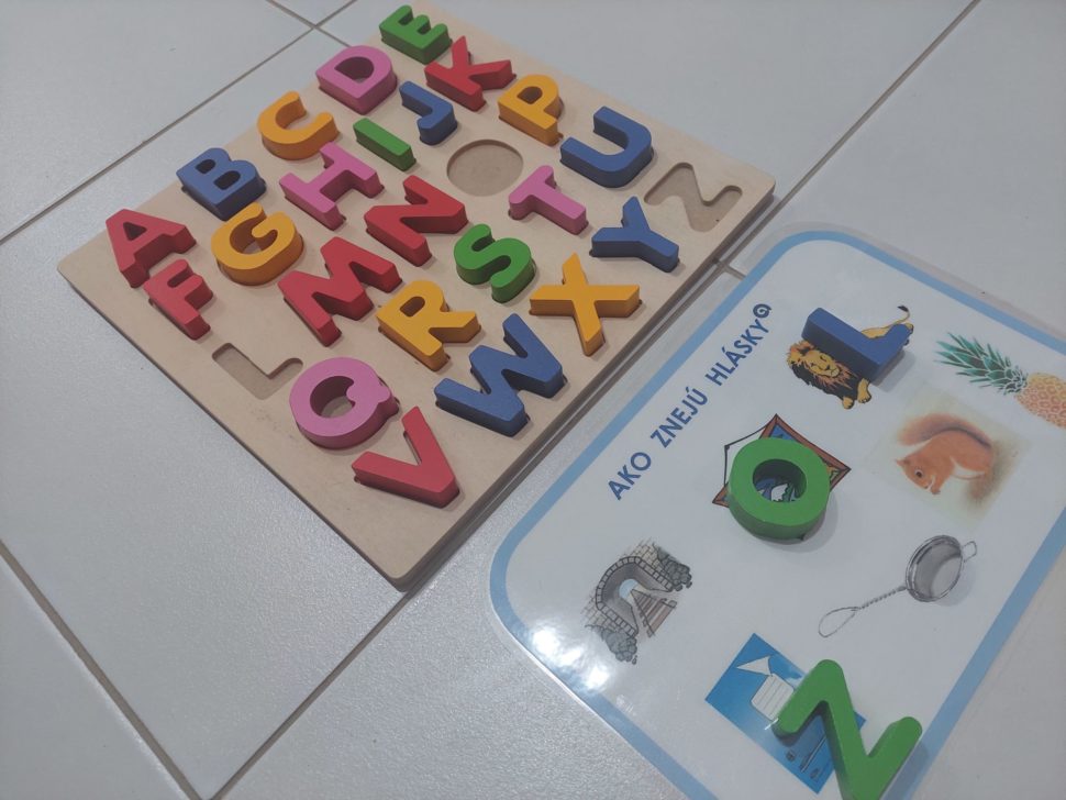 Hra s písmenami na podporu čítania
